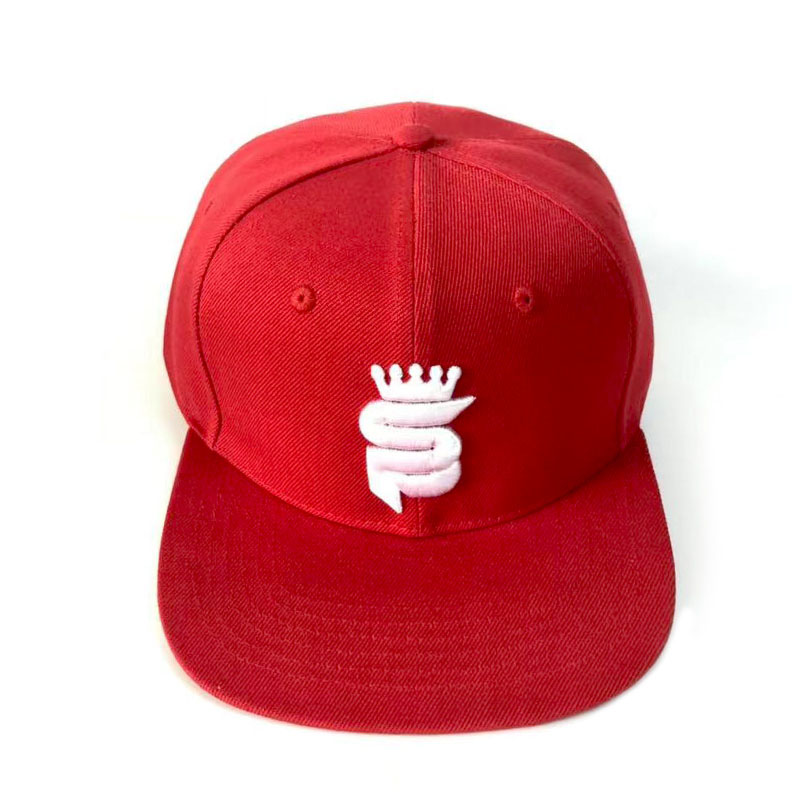 Cappello a snapback a bordo piatto